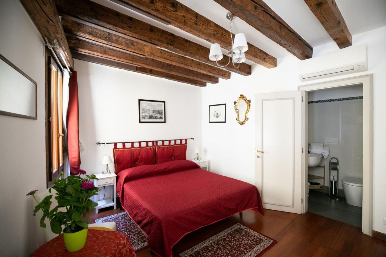 Hidden Gem In * Venezia