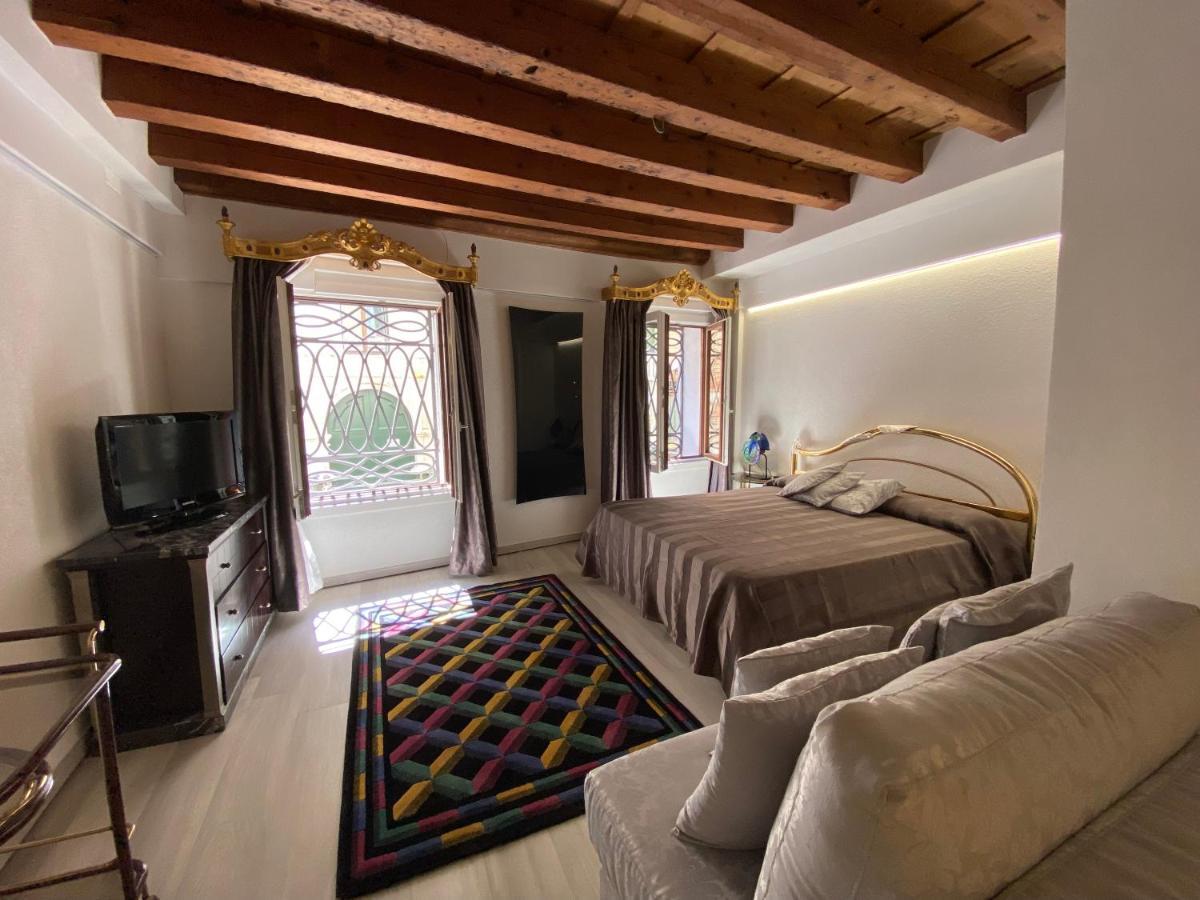 Apartment Ln Homes - San Marco Canal View