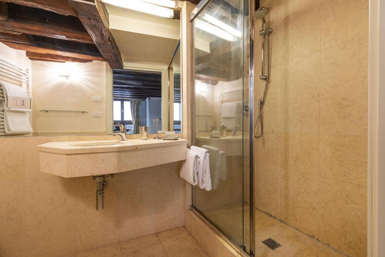 Apartment Gondola Luxury - Campo Santi Filippo E Giacomo By Wonderful Italy Venedig