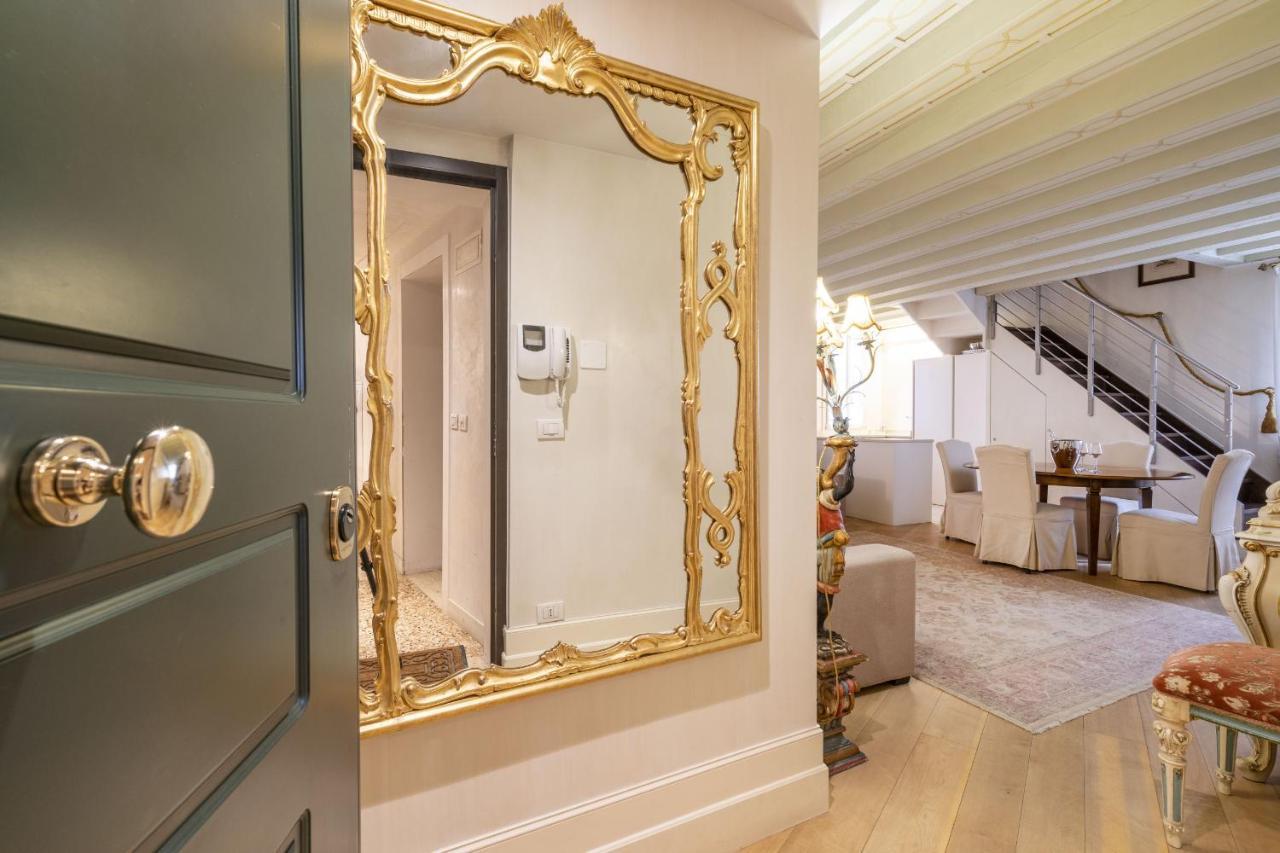 Apartment Gondola Luxury - Campo Santi Filippo E Giacomo By Wonderful Italy *