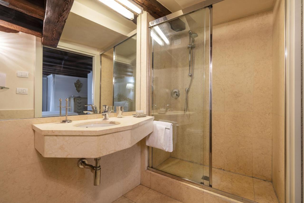 Apartment Gondola Luxury - Campo Santi Filippo E Giacomo By Wonderful Italy