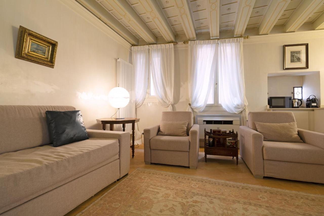 Apartment Gondola Luxury - Campo Santi Filippo E Giacomo By Wonderful Italy Venedig