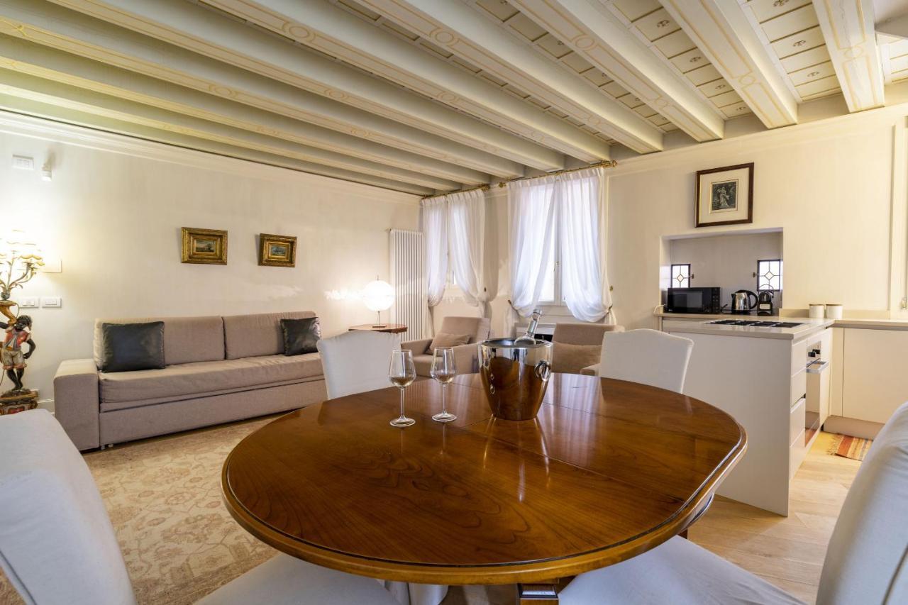 Gondola Luxury - Campo Santi Filippo E Giacomo By Wonderful Italy Apartment Venedig