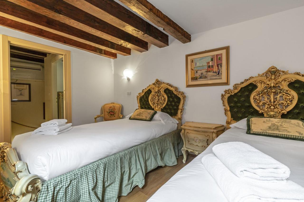 Apartment Gondola Luxury - Campo Santi Filippo E Giacomo By Wonderful Italy