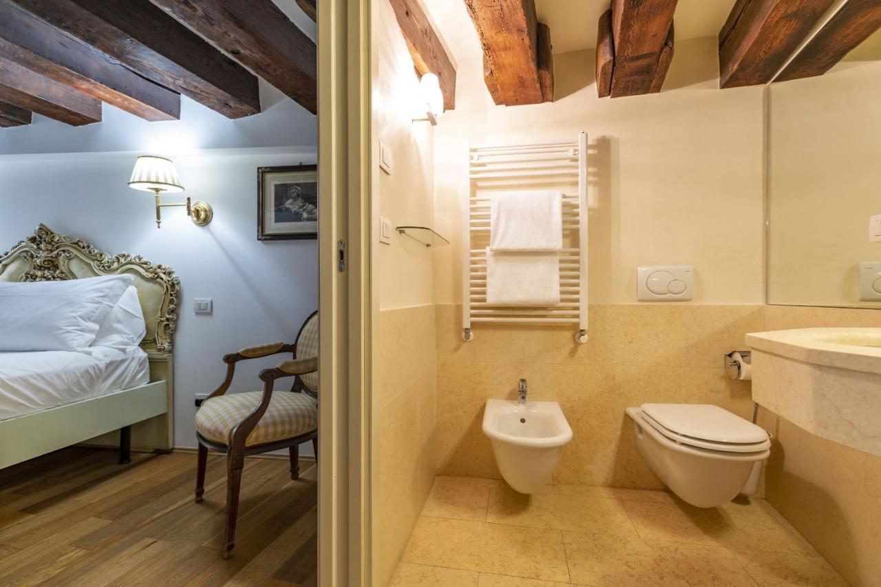Apartment Gondola Luxury - Campo Santi Filippo E Giacomo By Wonderful Italy *