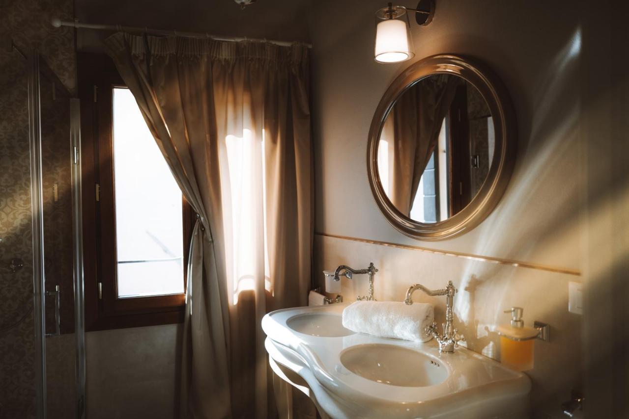 Palazzo Veneziano Direct At The Canal With Roof Terrace * Venise