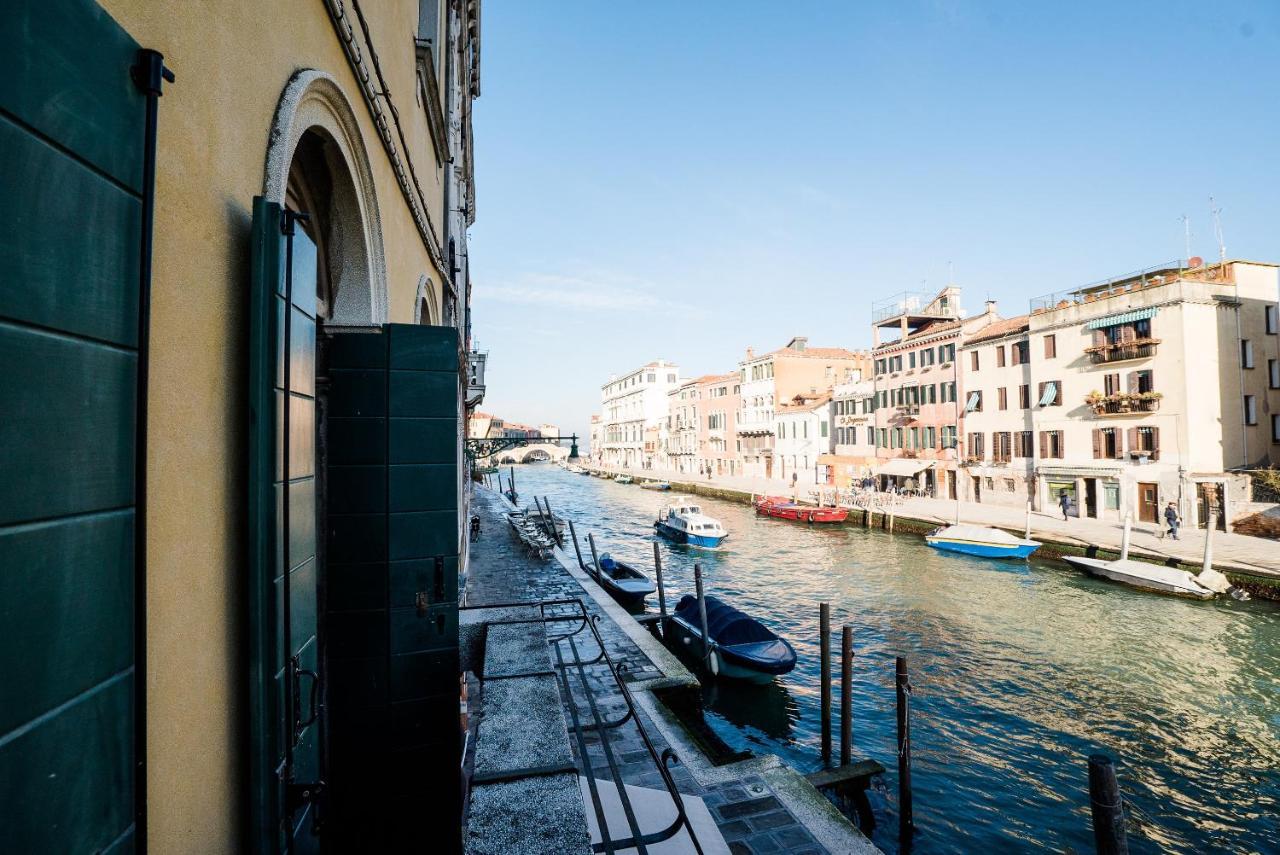 Palazzo Veneziano Direct At The Canal With Roof Terrace *