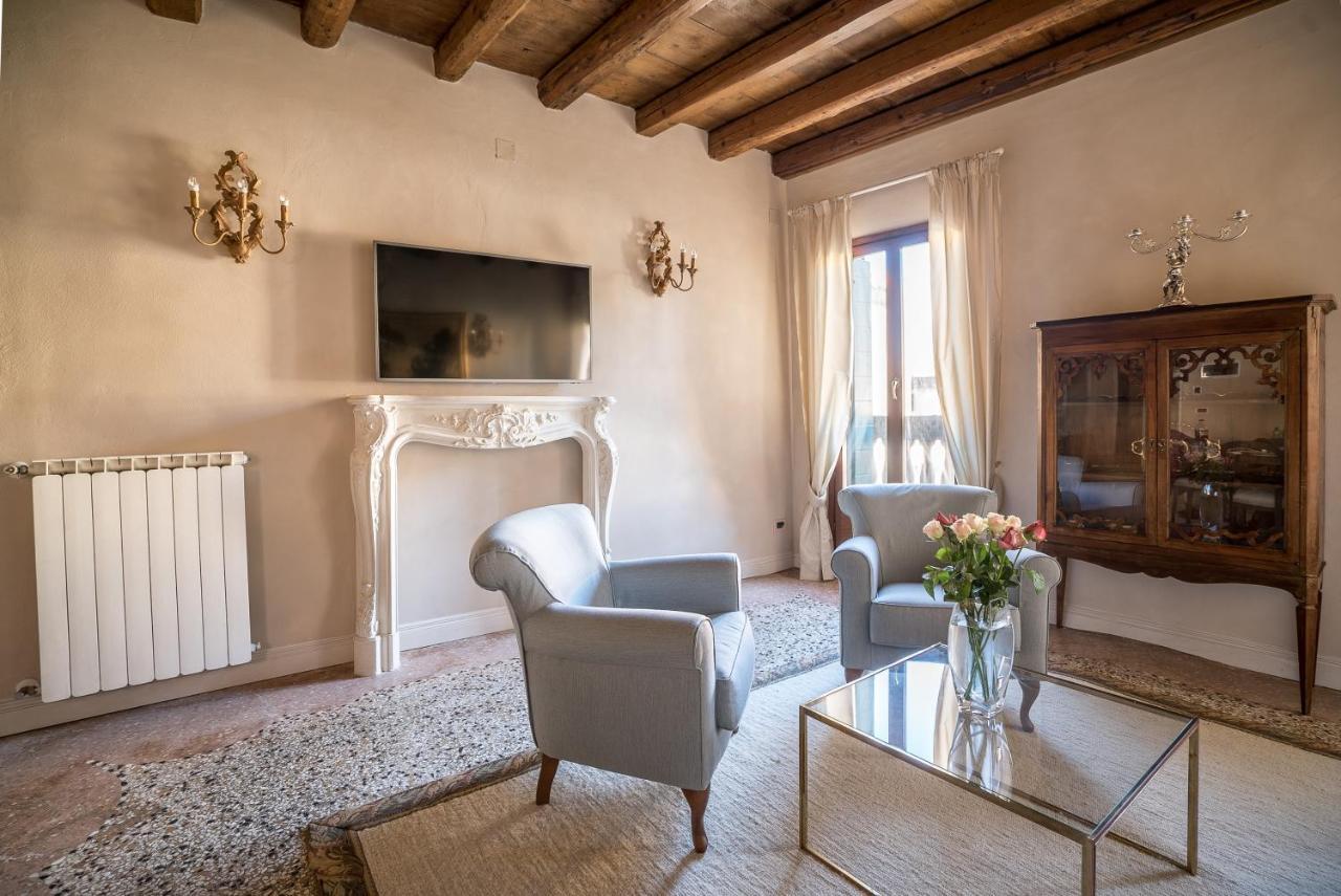 Palazzo Veneziano Direct At The Canal With Roof Terrace