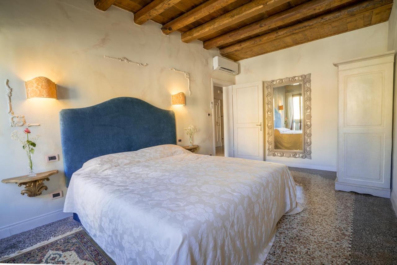 Palazzo Veneziano Direct At The Canal With Roof Terrace