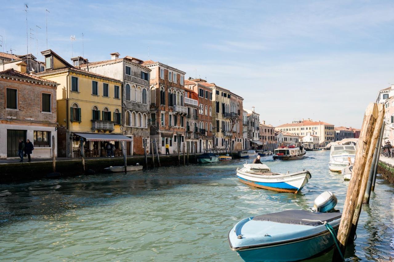 Palazzo Veneziano Direct At The Canal With Roof Terrace Venise