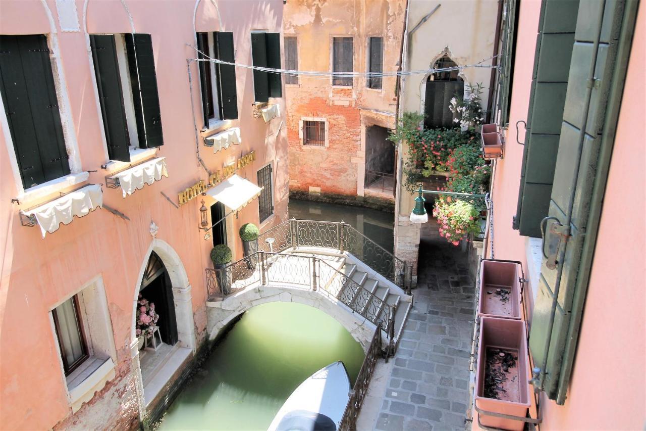 Appartement Charming Canal View San Marco Venise