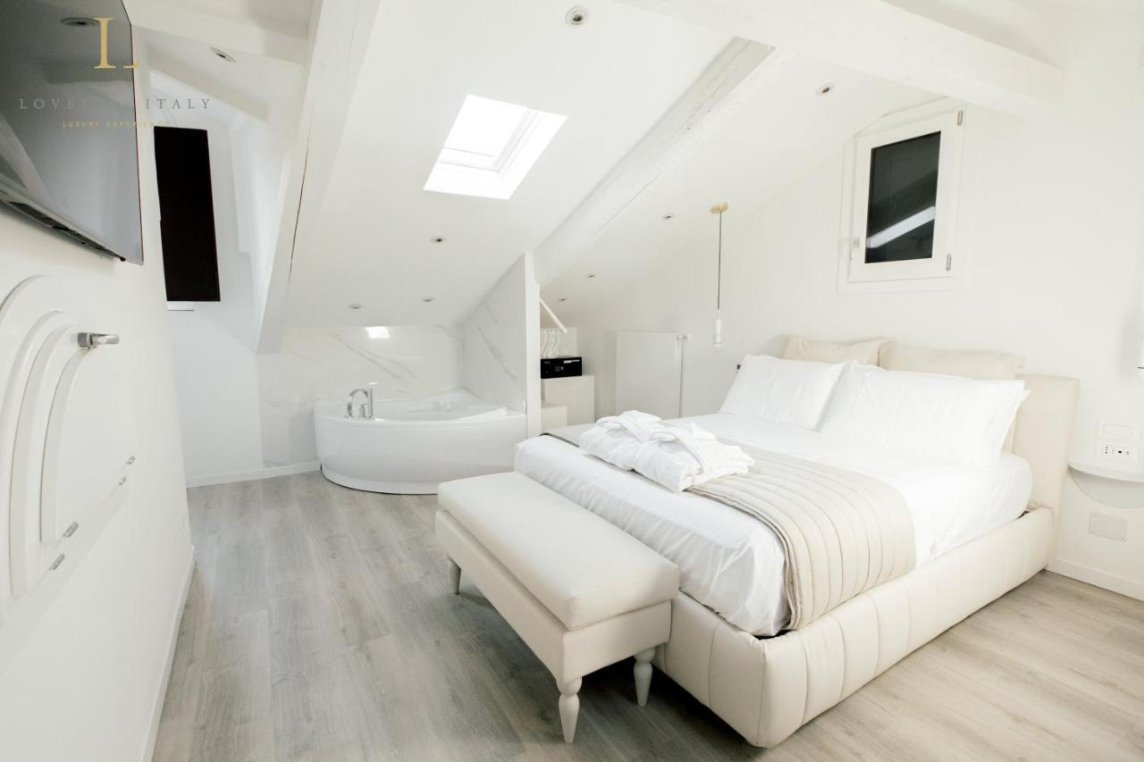 Appartement Loversinitaly Romantic - Altana And Jacuzzi