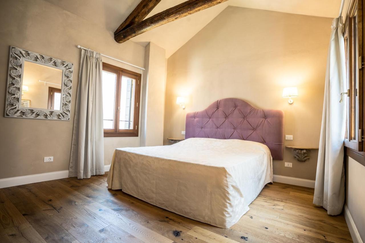 Palazzo Veneziano Direct At The Canal With Roof Terrace