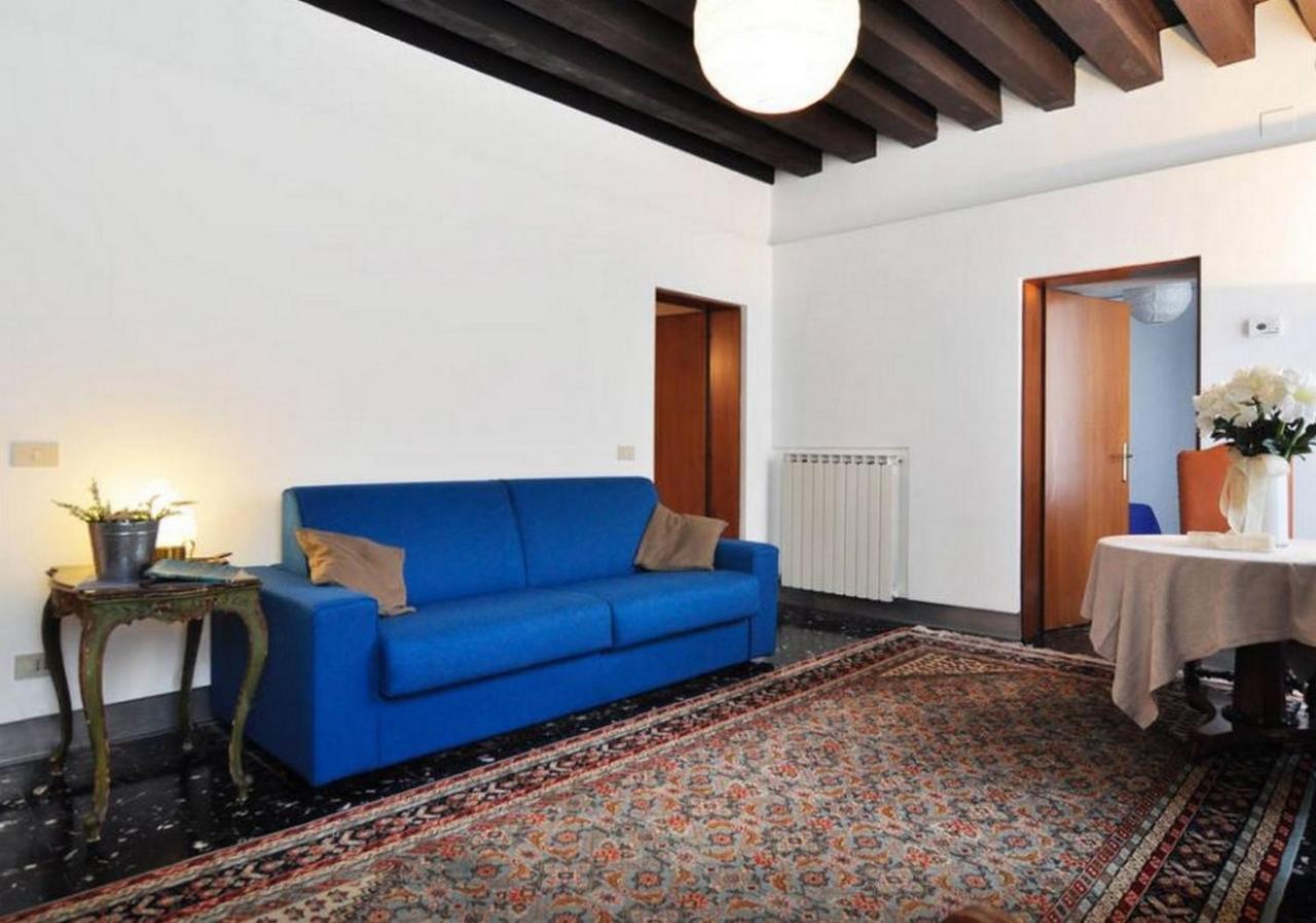 Appartement In Palazzo Storico A Centro