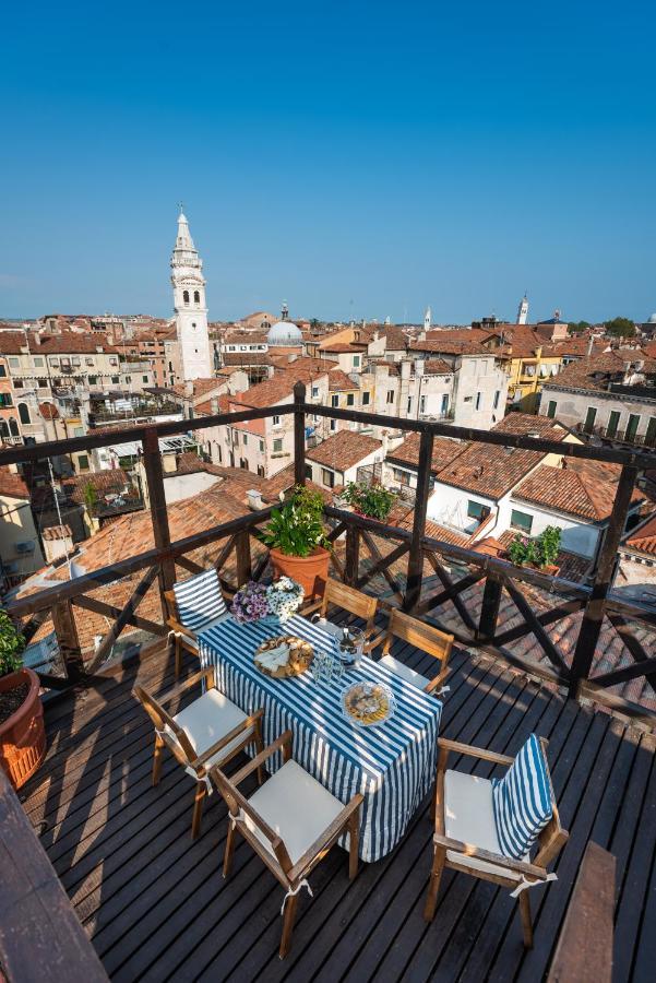 Penthouse With Rooftop Terrace And 360 Views Of - Venice5th Apartment