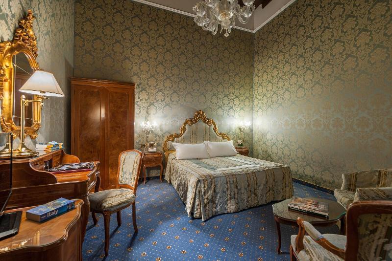 Hotel Al Ponte Antico 4*