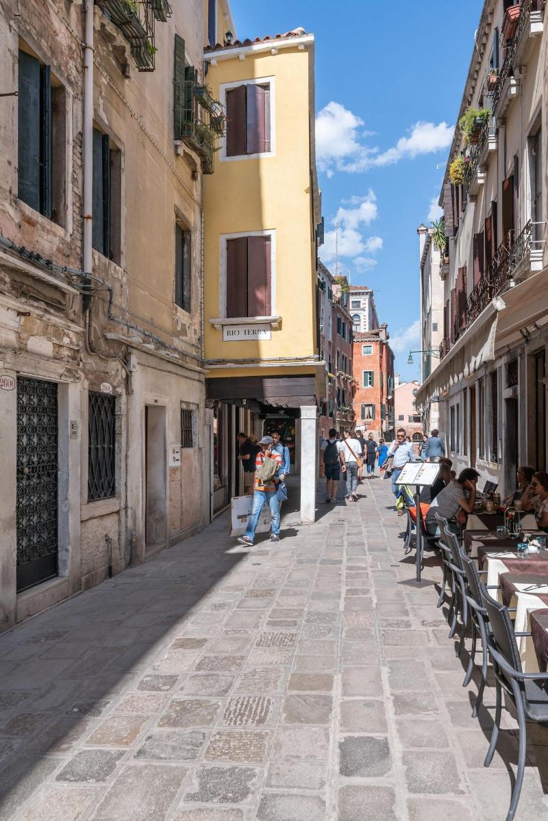 Grifoni Boutique Hotel *