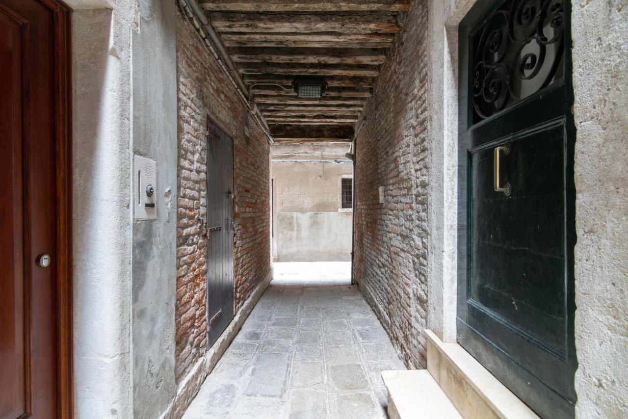 Penthouse With Rooftop Terrace And 360 Views Of - Venice5th Venedig