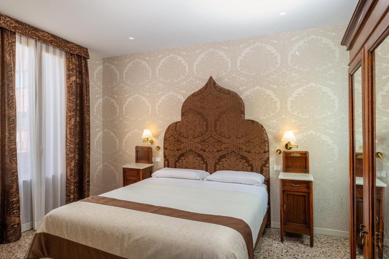 Rosa Hotel 2*