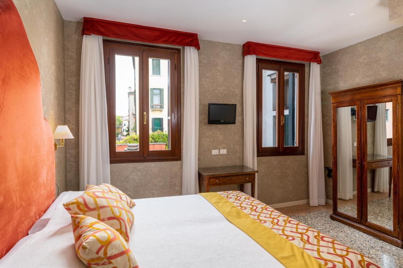 Hotel Rosa 2*