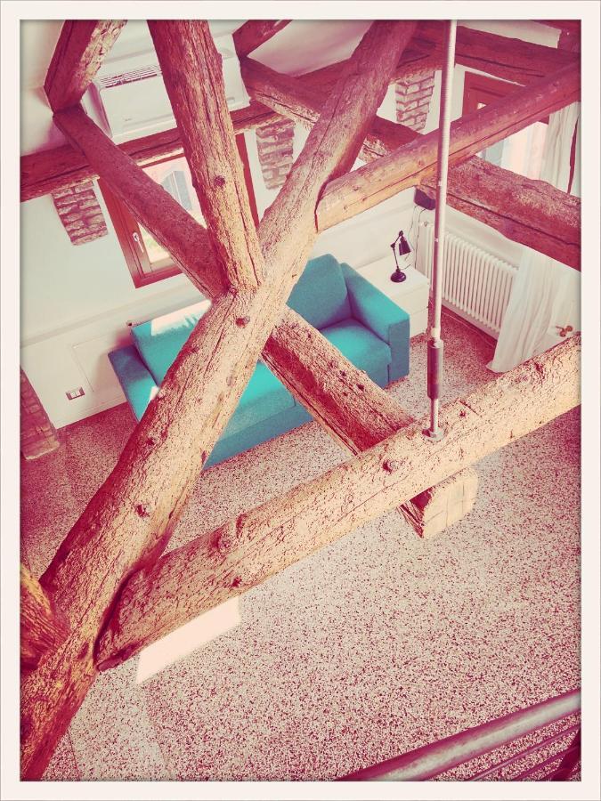 Hideaway Biennale * Venise