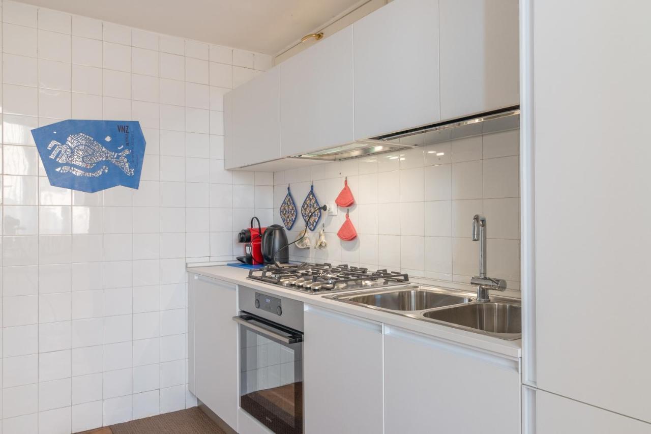 Apartment Red House Close To @accademia Bridge