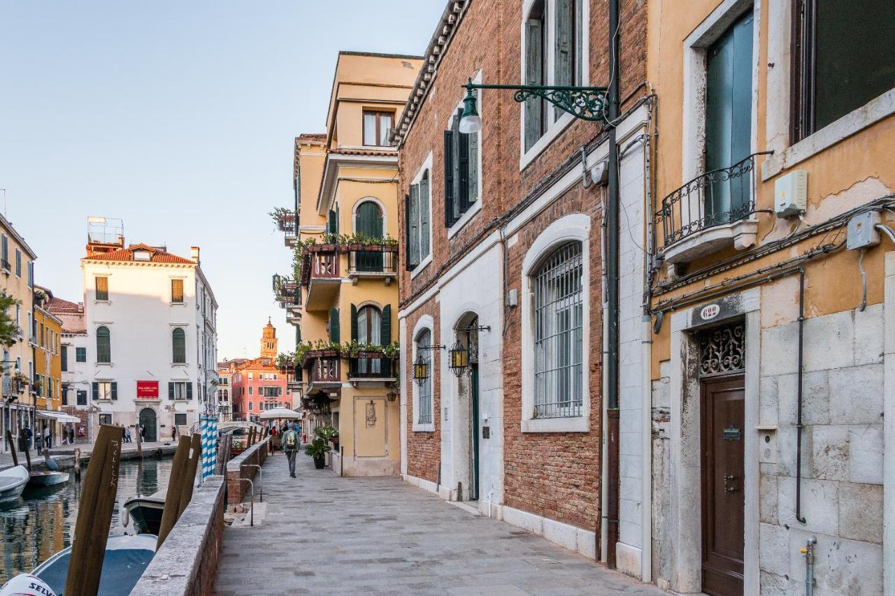 Apartment Red House Close To @accademia Bridge