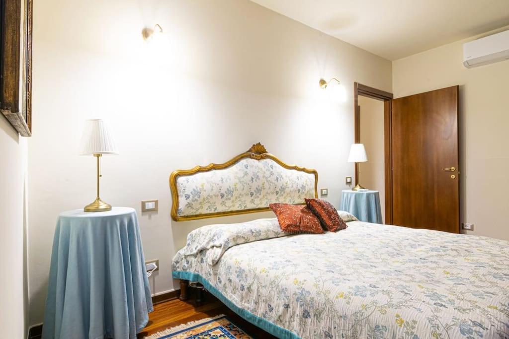 Alma - Rialto Bridge Apartment Venice
