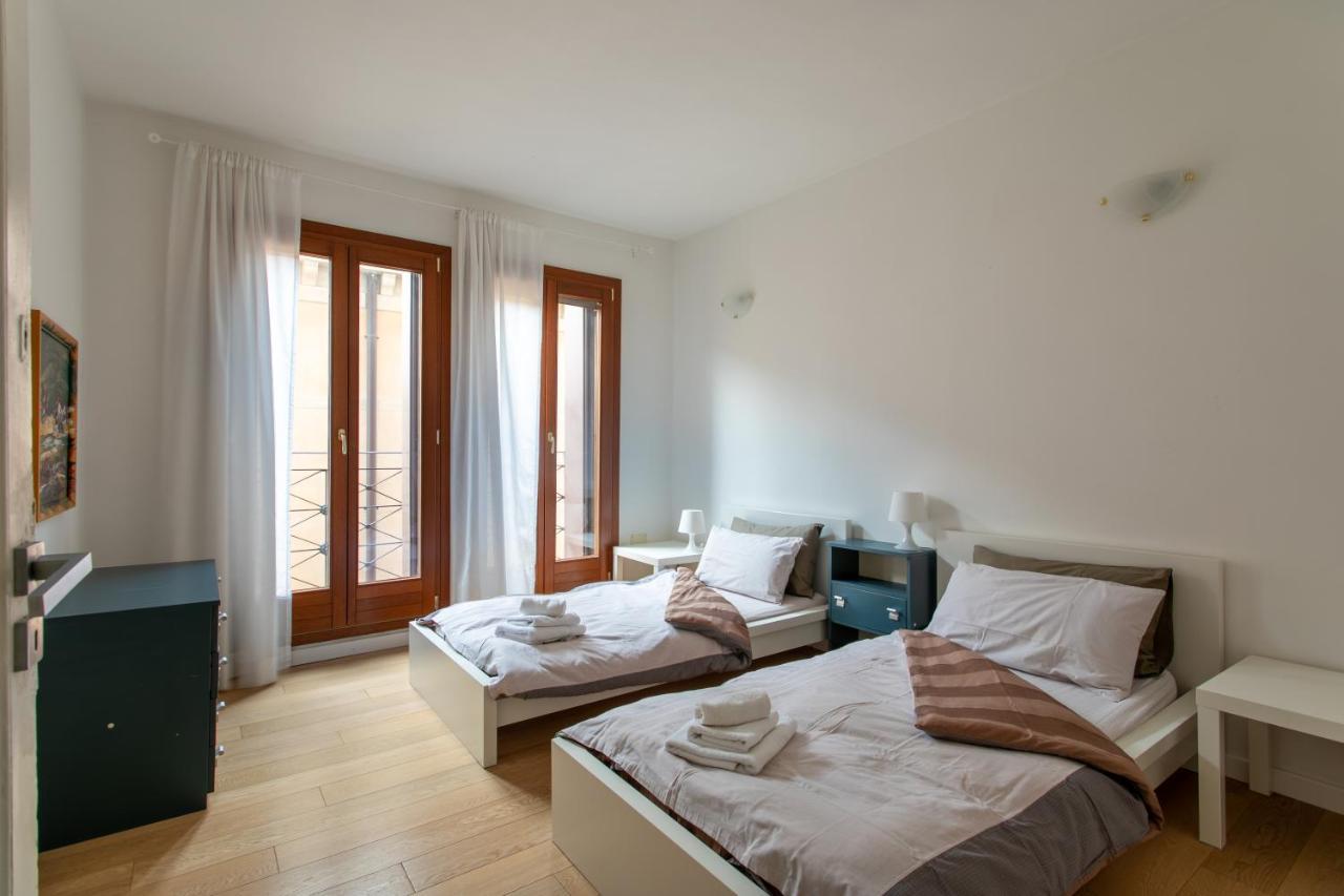 Apartment Lance With Lift, 2 Minutes Walk From The Train Station Venedig
