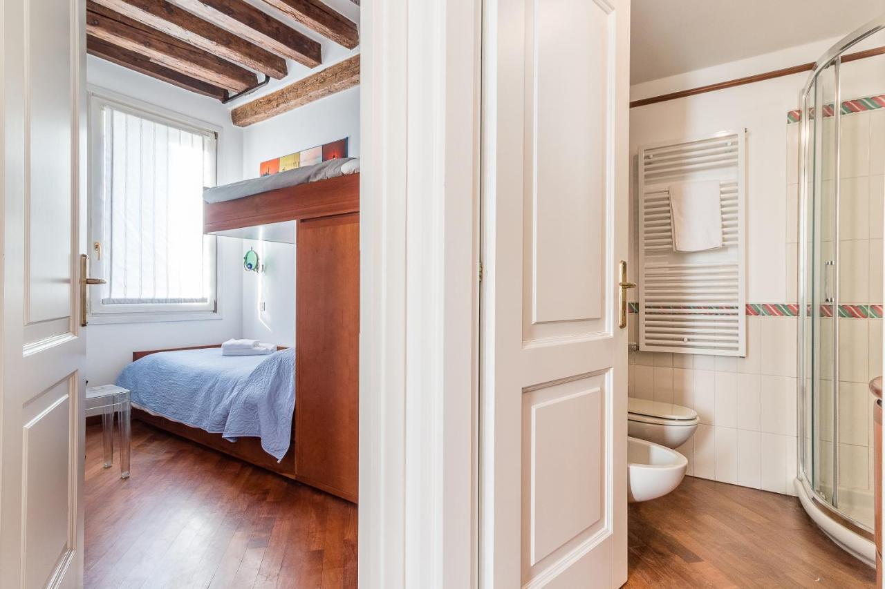 7 Windows On Venedig