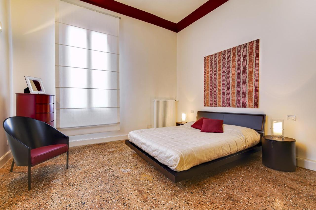 Apartment Ca' Amalia San Marco Venetian M027042932