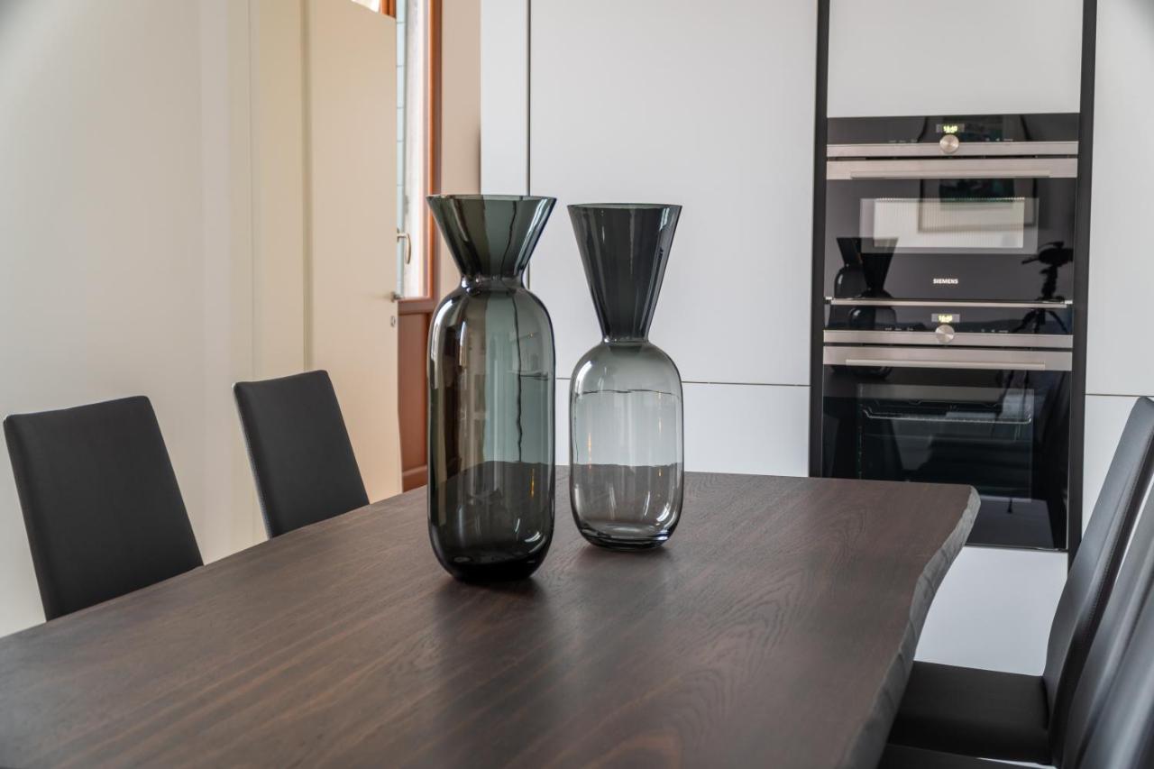 Appartement Design With Balcony On The Grand Canal R&r Venetië