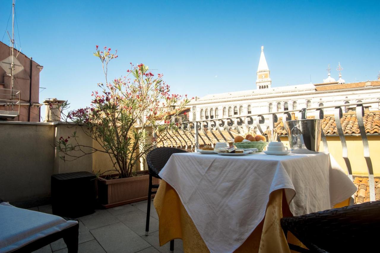 Antigo Trovatore Hotel