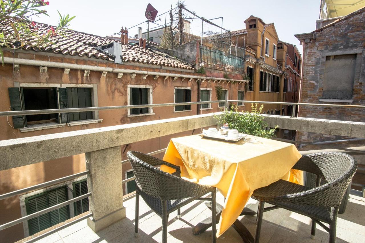 Antigo Trovatore Hotel