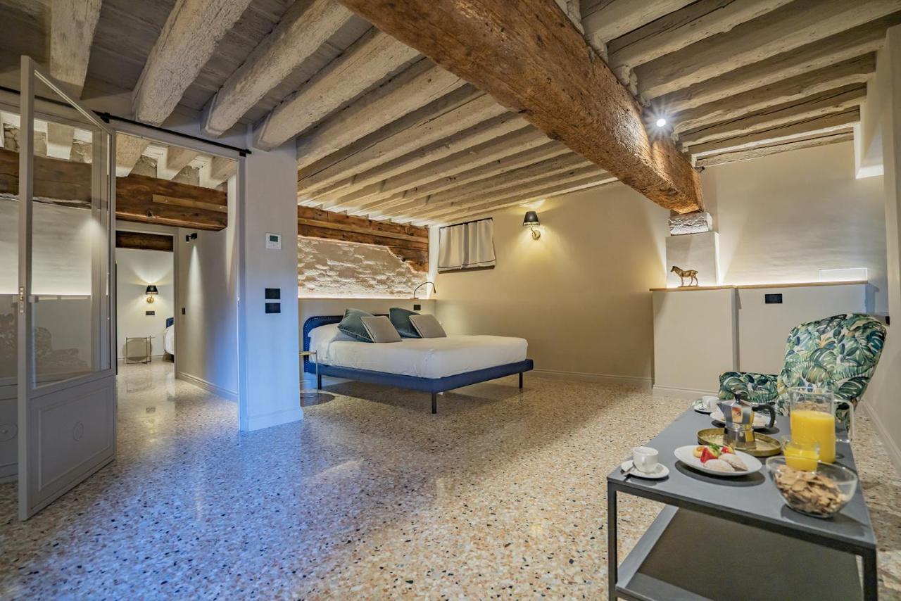 Corte Rubbi 1 A True Canal-side Experience Appartement *