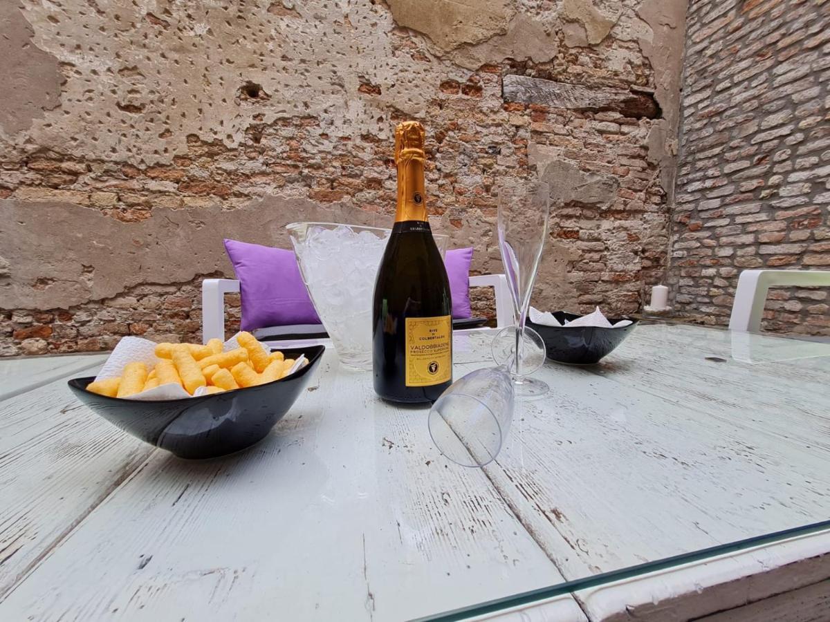 With Private Courtyard Appartement