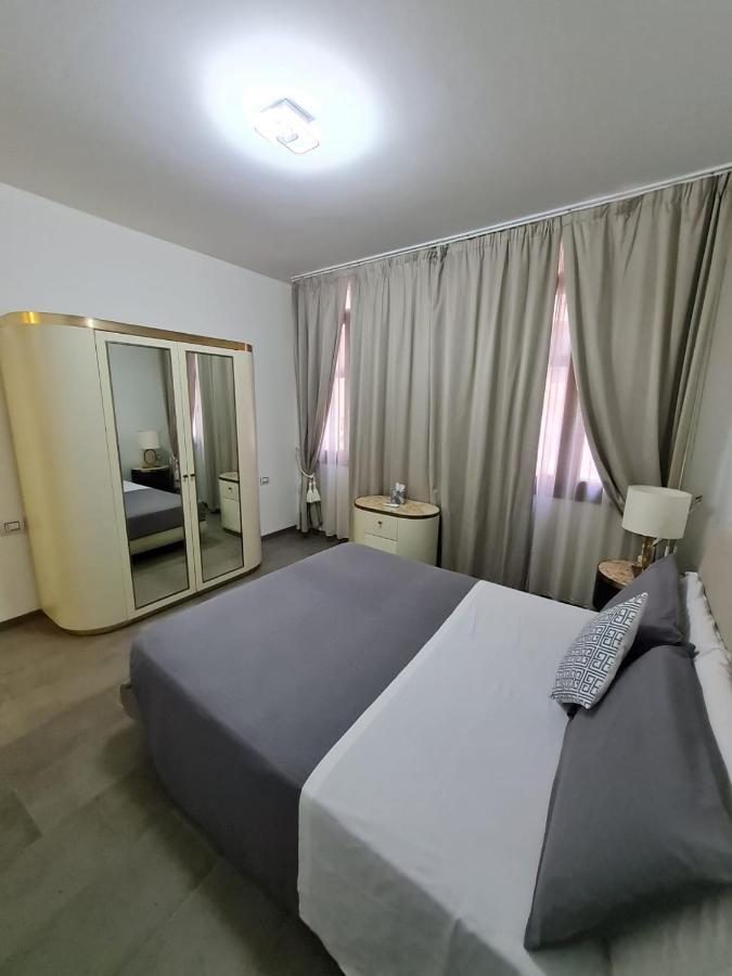 With Private Courtyard Venise