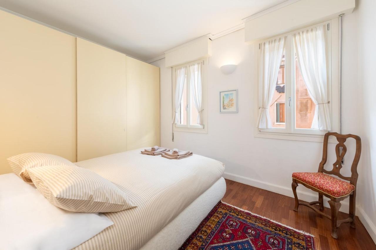 Colombina With Canal View Appartement