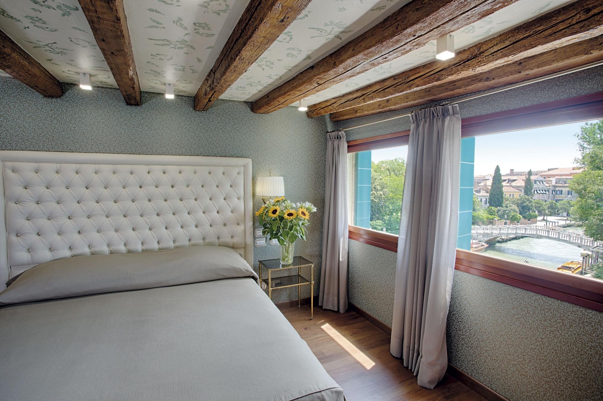 Hotel Santa Chiara