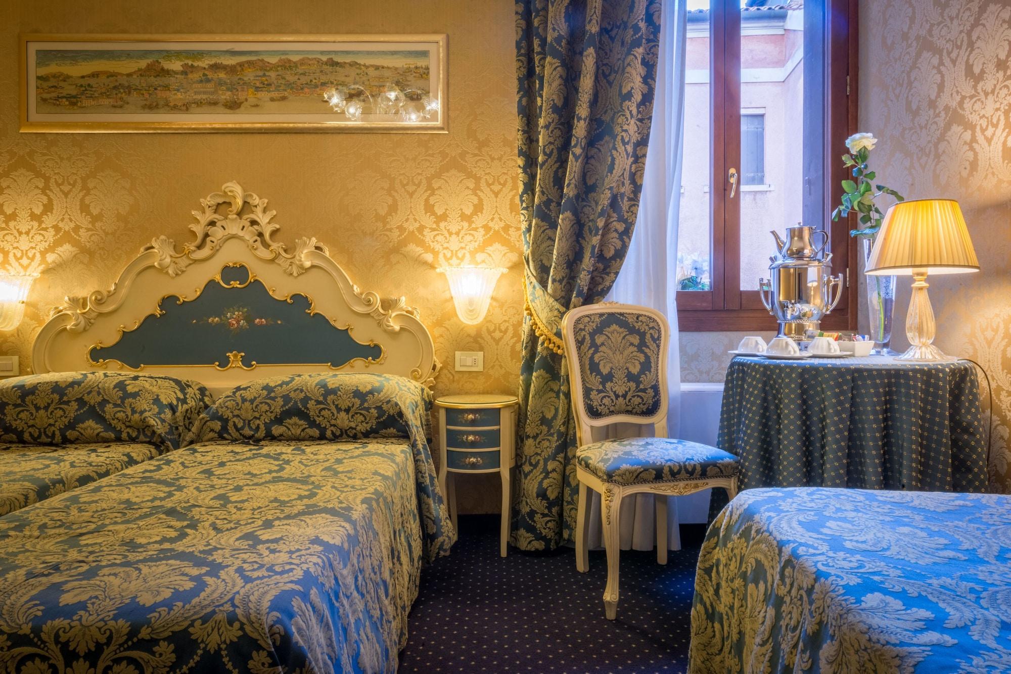Becher Hotel