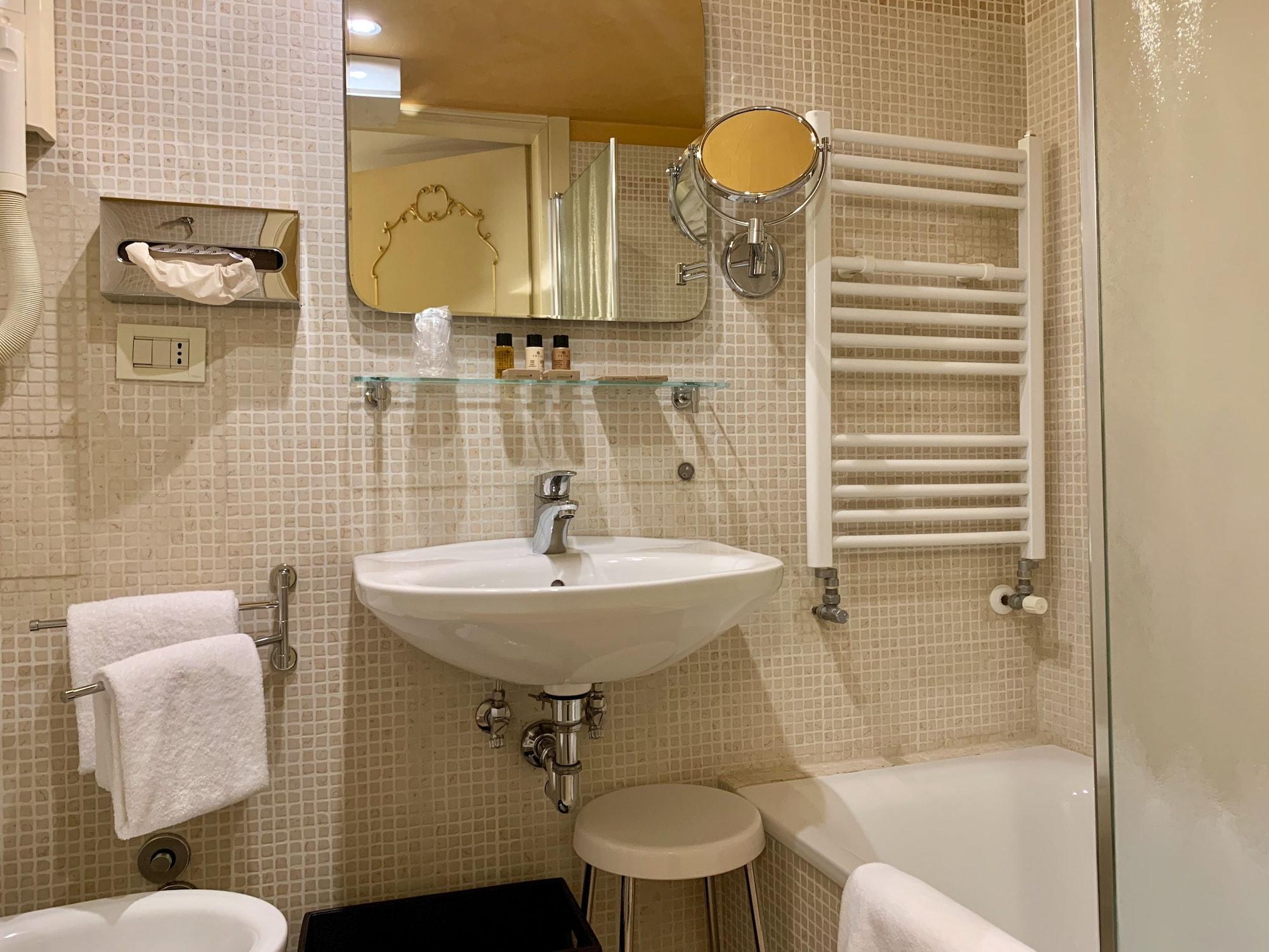 Hotel Becher