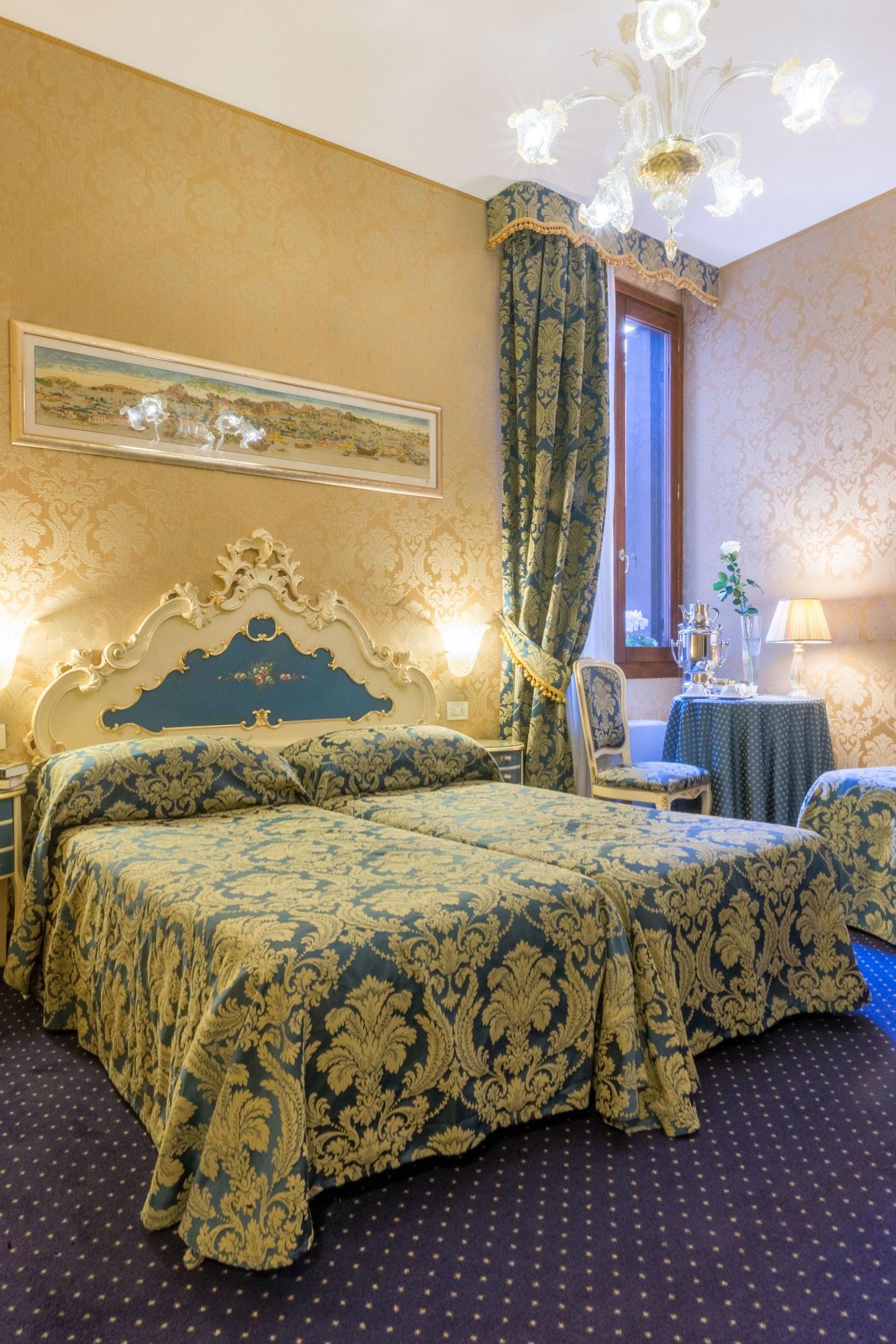 Becher Hotel 3*