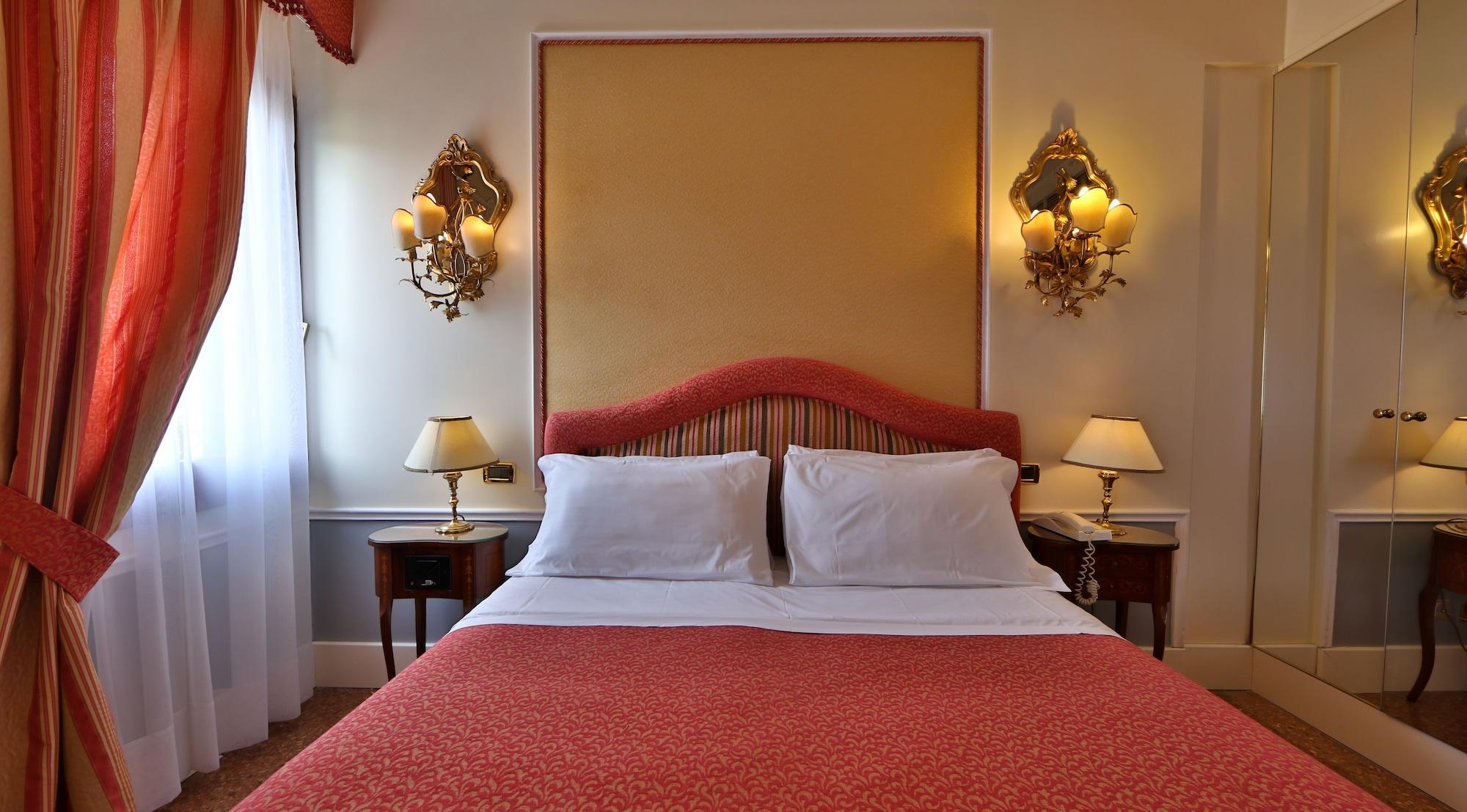Arlecchino Hotel 3*