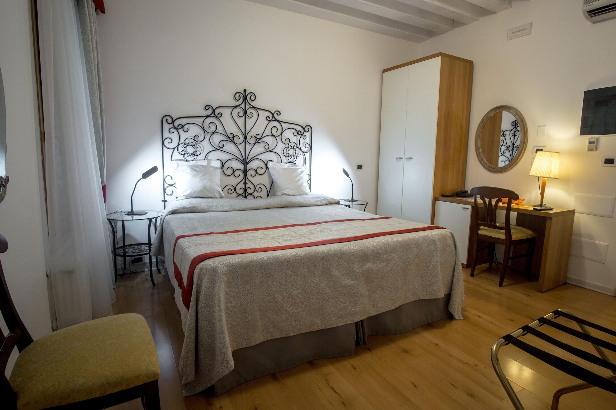 Hotel Antigo Trovatore Venise