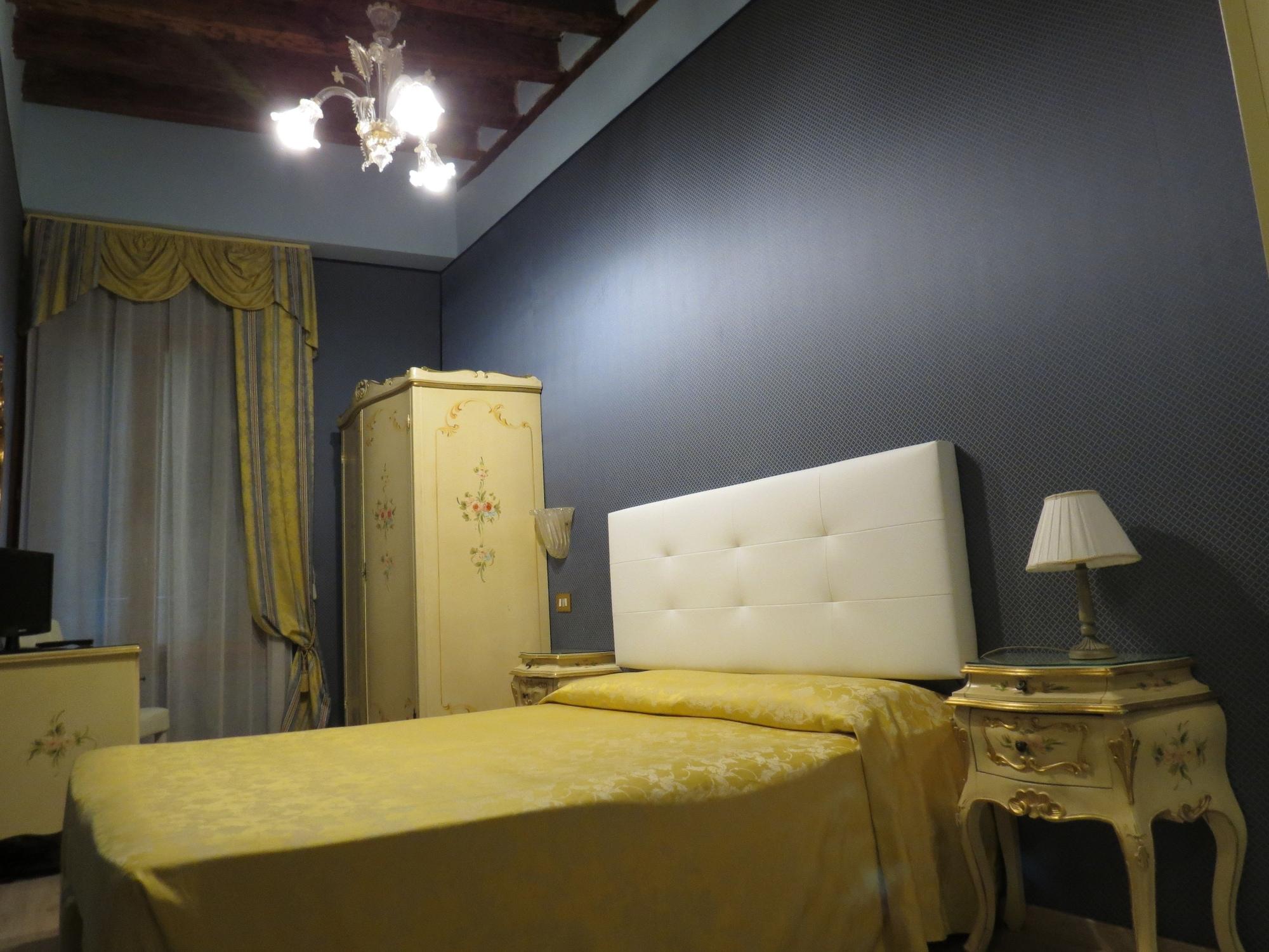 Bridge Hotel Venice