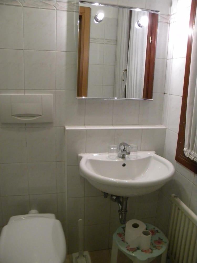 Hotel Adua 2*