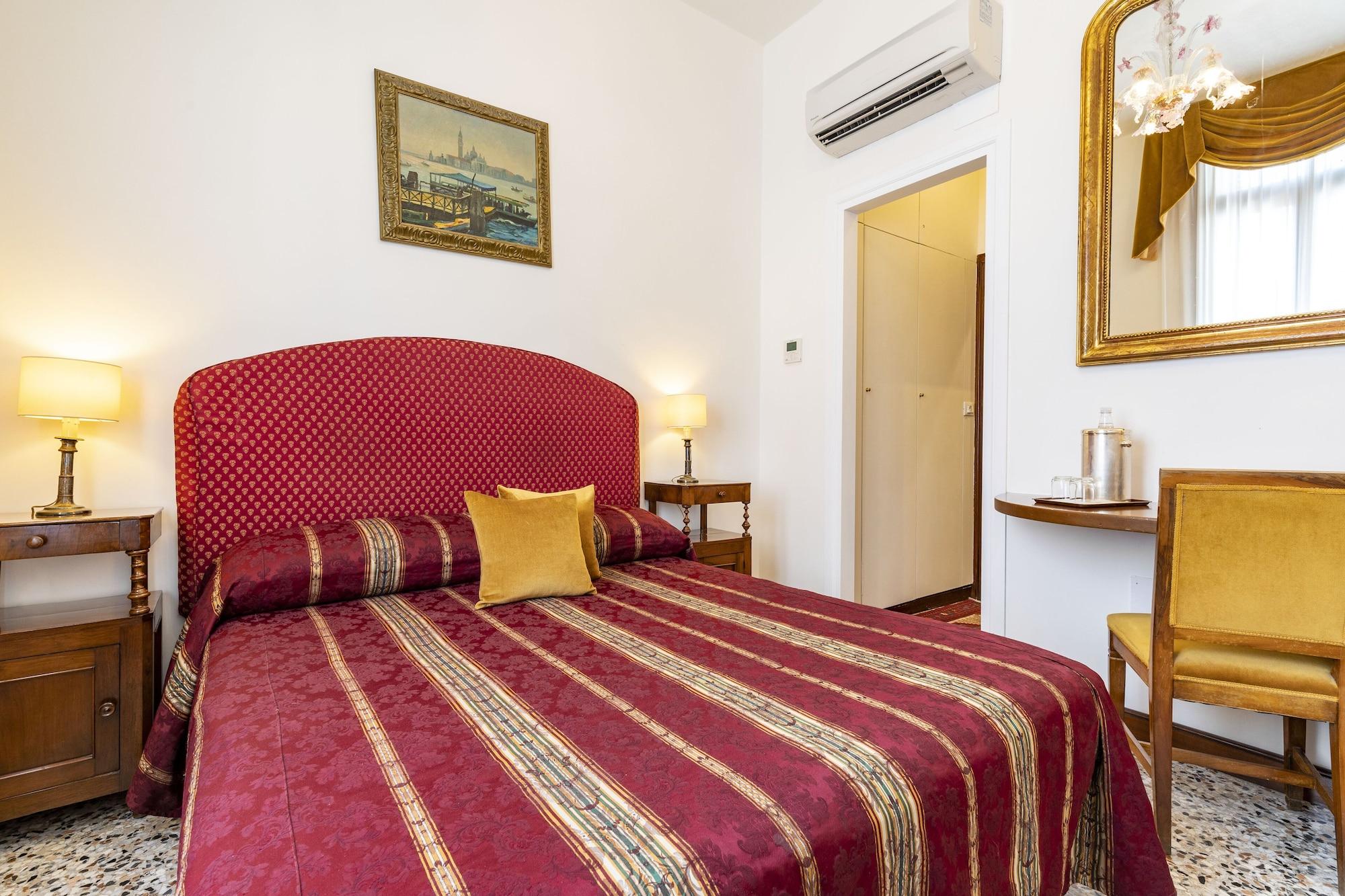 Gasthuis Palazzo Schiavoni Residenza D'epoca & Suite-apartments 3*