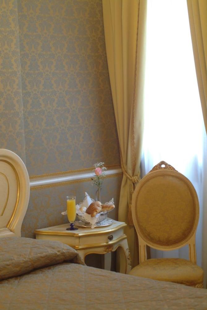 Apostoli Palace Couette-café