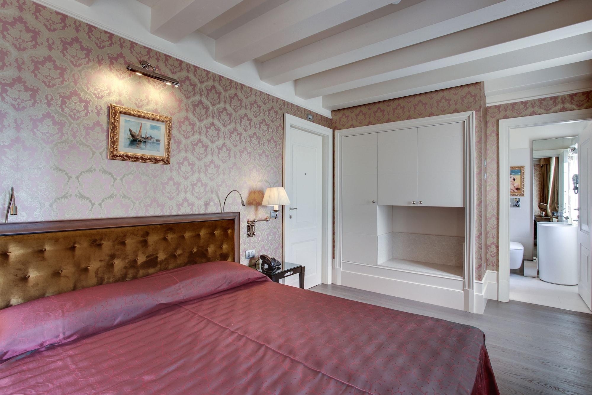 Moresco Hotel