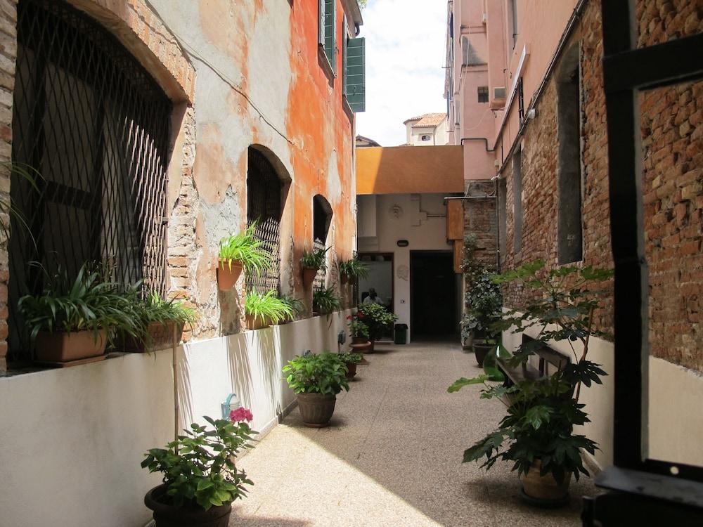 Antica Raffineria Gasthuis 3*